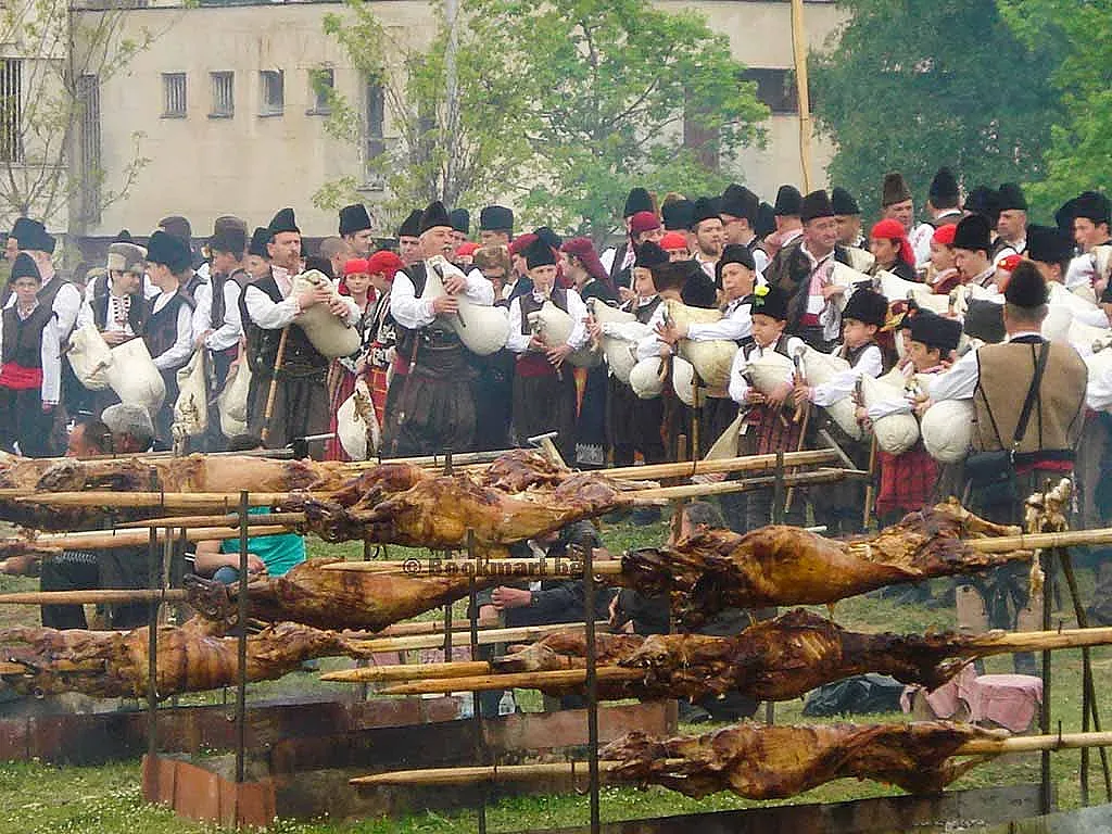 Златоград завъртя 100 чевермета. Уникално видео