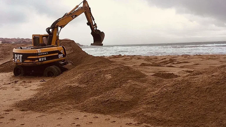 Подгониха строеж в Свети Влас