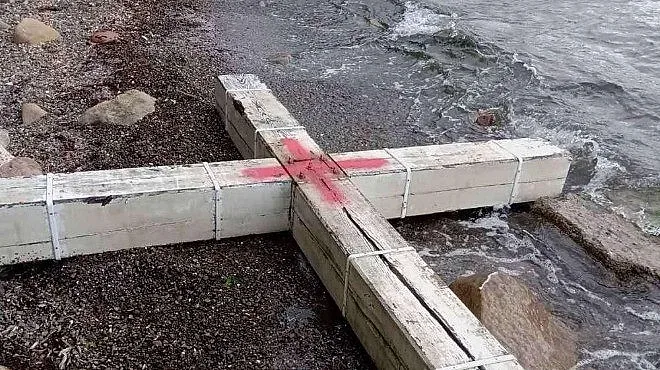 Морето изхвърли Светия кръст. Какъв знак е това?