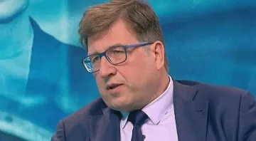 Илиян Василев: Пеевски заслужава адмирации