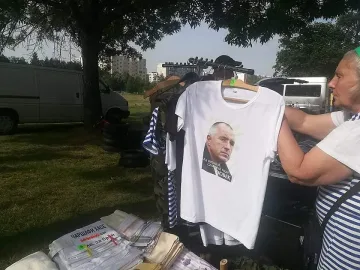 Тениска с Бойко Борисов хит на пазара в Димитровград