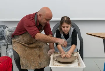 Деца търсят тракийски монети в "Малтепе"