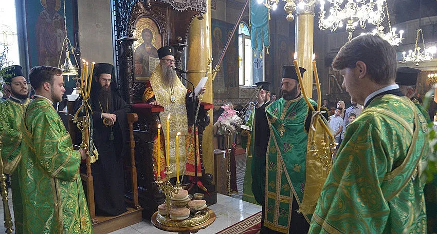 Све­ти­ят дух сли­за над апос­то­ли­те