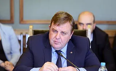 Каракачанов: Опозицията да не се надява, че ще се самовзривим