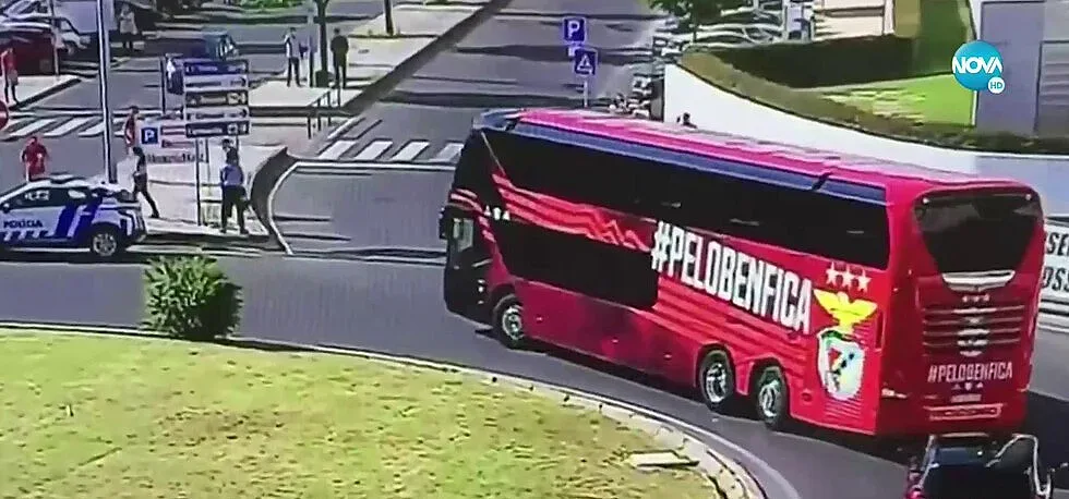 Атакуваха с камъни автобус с футболисти