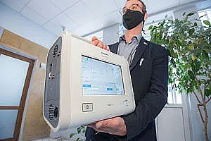 ЦКБ дари апарати и  колички на болници в 7 града