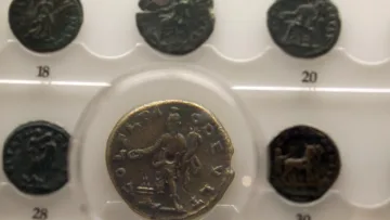 Бобокови кътат антични монети за 80 млн.