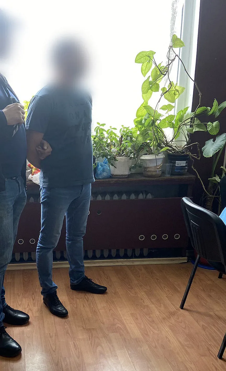 МВР показа задържането на полицаите