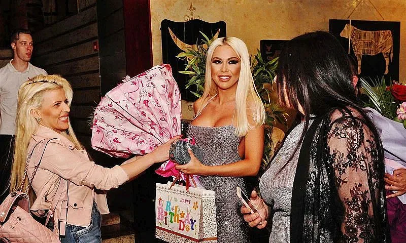 Мис Плеймейт 2019 с бляскаво парти за ЧРД