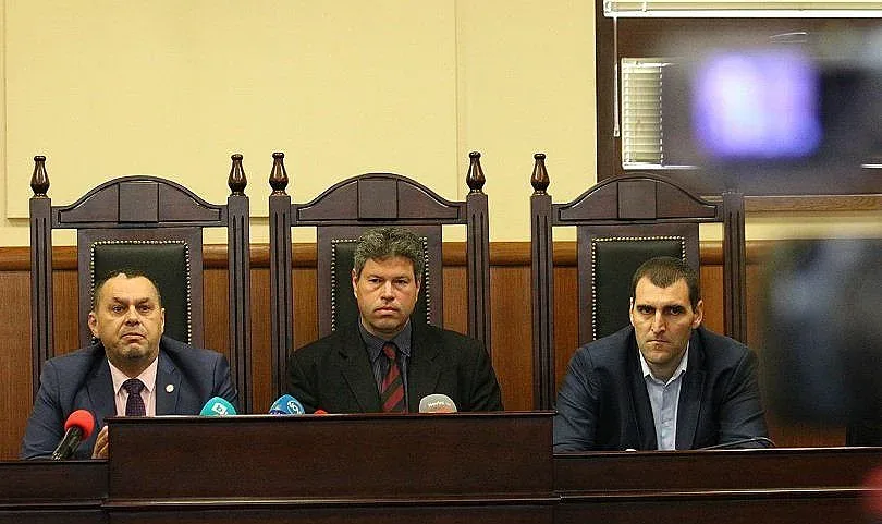 Двете ченгета от Калотина прали пари по своя схема