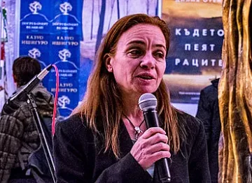 Очаквам по-евтини книги и повече поезия