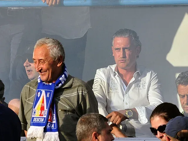 Сираков и Папазов в ресторант на Домусчиеви?