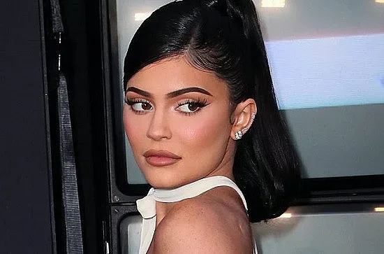 „Форбс“ обвини Кайли Дженър в измама