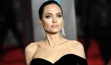 Карантината направи Джоли писателка