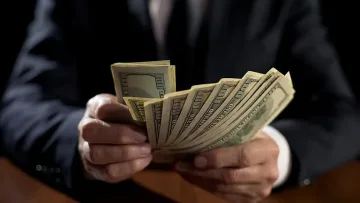 И милионерите започнаха да пестят