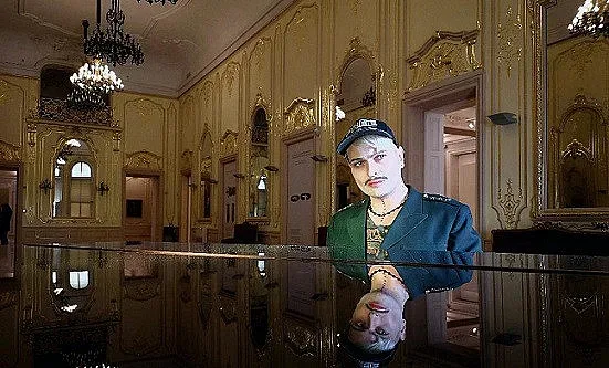 Иво Димчев пее в Двореца