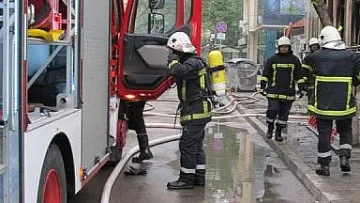 Жена на 85 се изненада, след като видя пред вратата си пожарникари