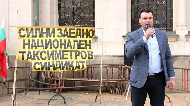 Паргов: Разрешителните на таксита да се удължат с два месеца