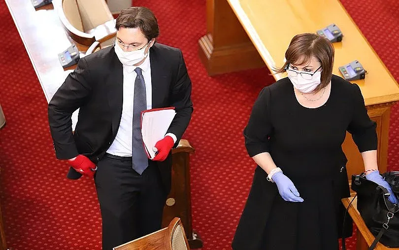 Нинова бута избора на нов БСП-лидер за септември