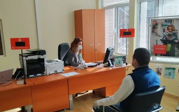 ЧЕЗ възстановява обичайното работно време на центровете си