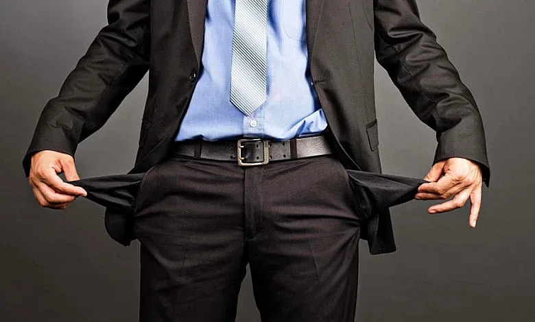 Fitch: Затягайте коланите, идат фалити