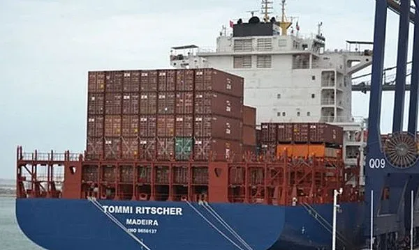 Спасиха наш капитан, отвлечен от пирати