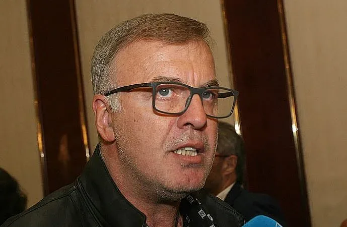 Сираков ще плаща данък за акциите на "Левски"
