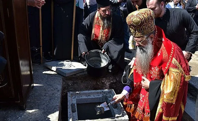 Дядо Николай благослови строежа на храм в Кърджали