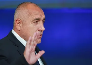 Борисов: Манолова и за шеф на училище ще се цани