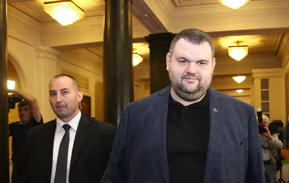 Делян Пеевски: Честит Рамазан Байрам!