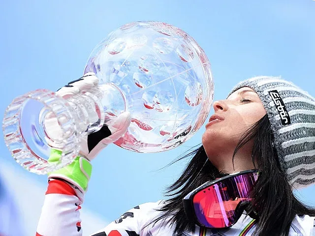 Кралица Анна спира със ските