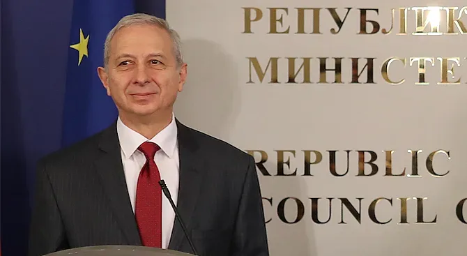 Герджиков настъпи генерала с его Радев