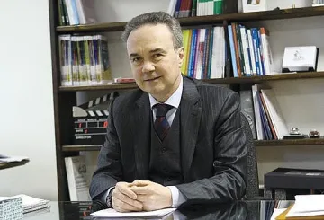 Вижте поздрава на Италия за 100 г. УНСС