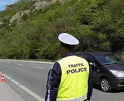 Глоби за абитуриенти, ако не спазват дистанция