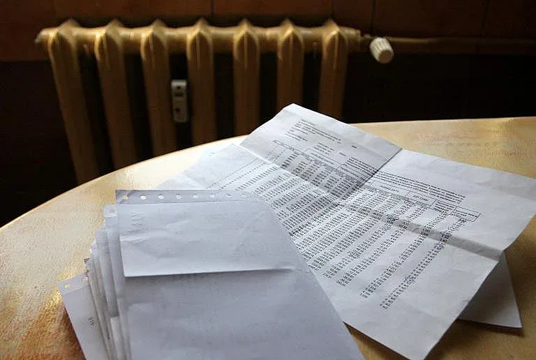 Инкасаторите на парното - с маски и ръкавици