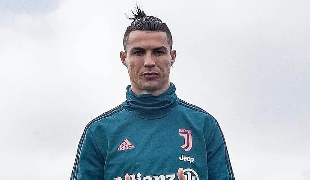 Пчела контузила Роналдо