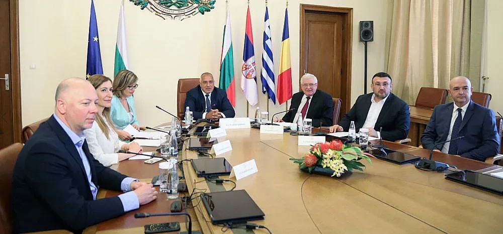 Борисов и министри нищят COVID с балкански колеги
