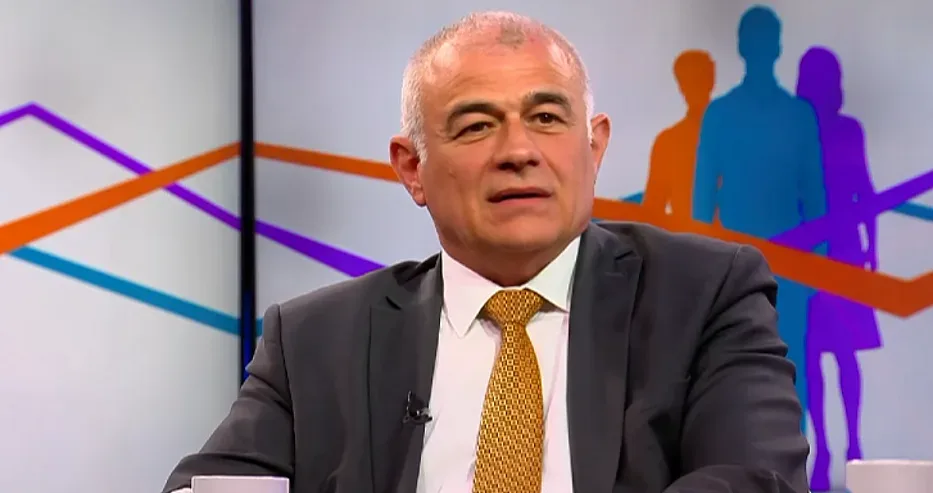 Бивш министър обяви за новия проблем на българите. Хиляди си патят