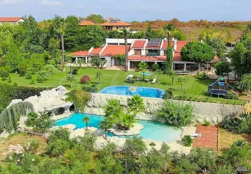 Продават Къщата на мечтите в Созопол/ФОТО/