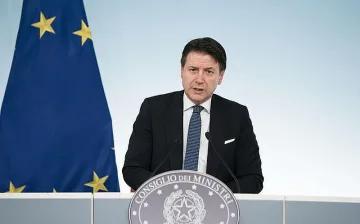 Италия маха карантината за пристигащи от чужбина