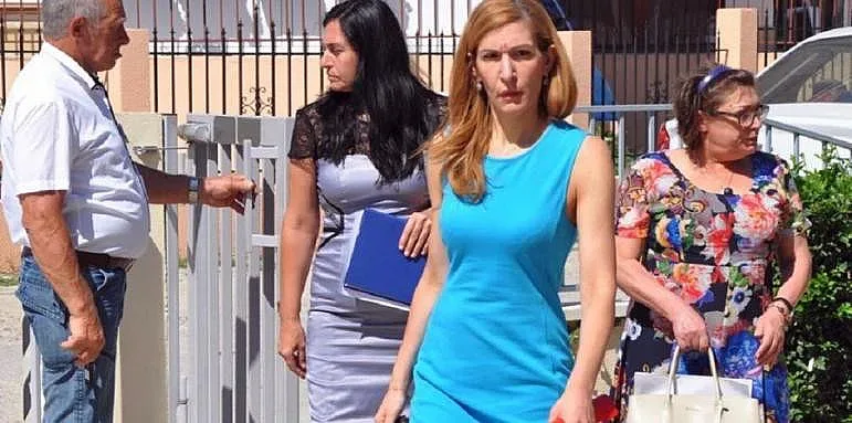 Николина Ангелкова в “Спасители на плажа”