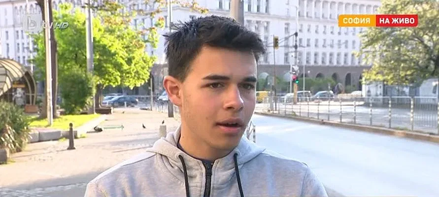 Шокиращ разказ на момчето, платило 800 лева за 12 км на пътна помощ