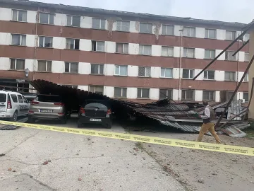 Падналата конструкция е причинила сериозни щети във Враца