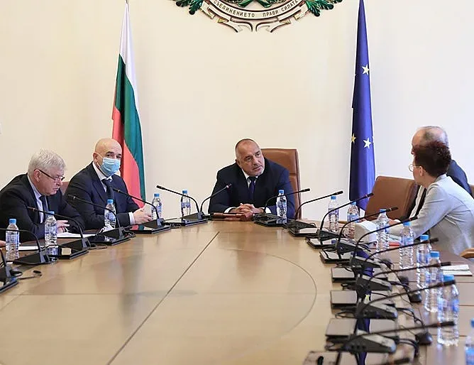 Борисов разпореди да отворят моловете