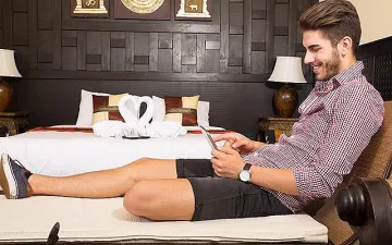 В хотела: без климатик и сешоар, но с маска