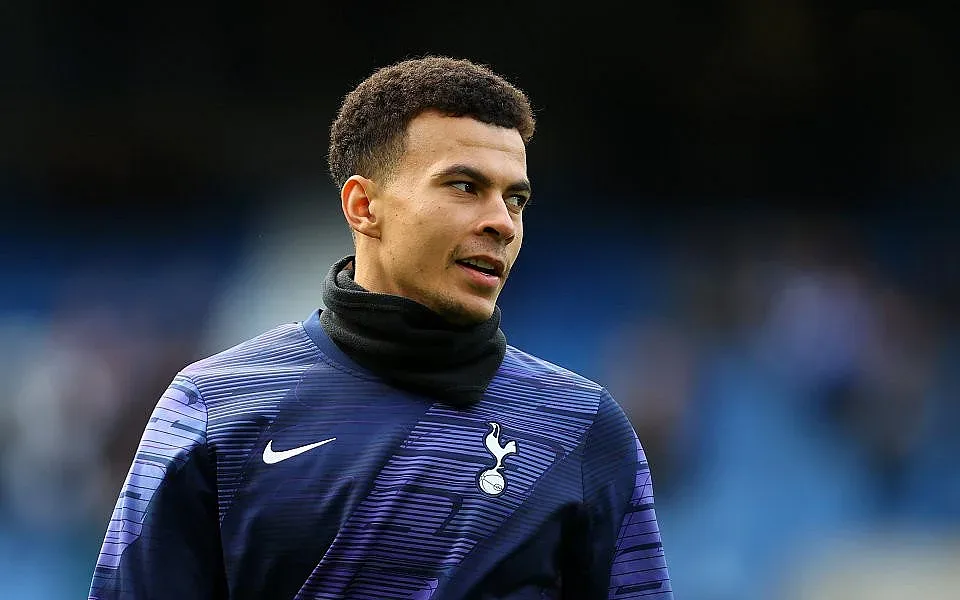 Крадци раниха английски национал