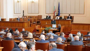 Депутатите се връщат на работа