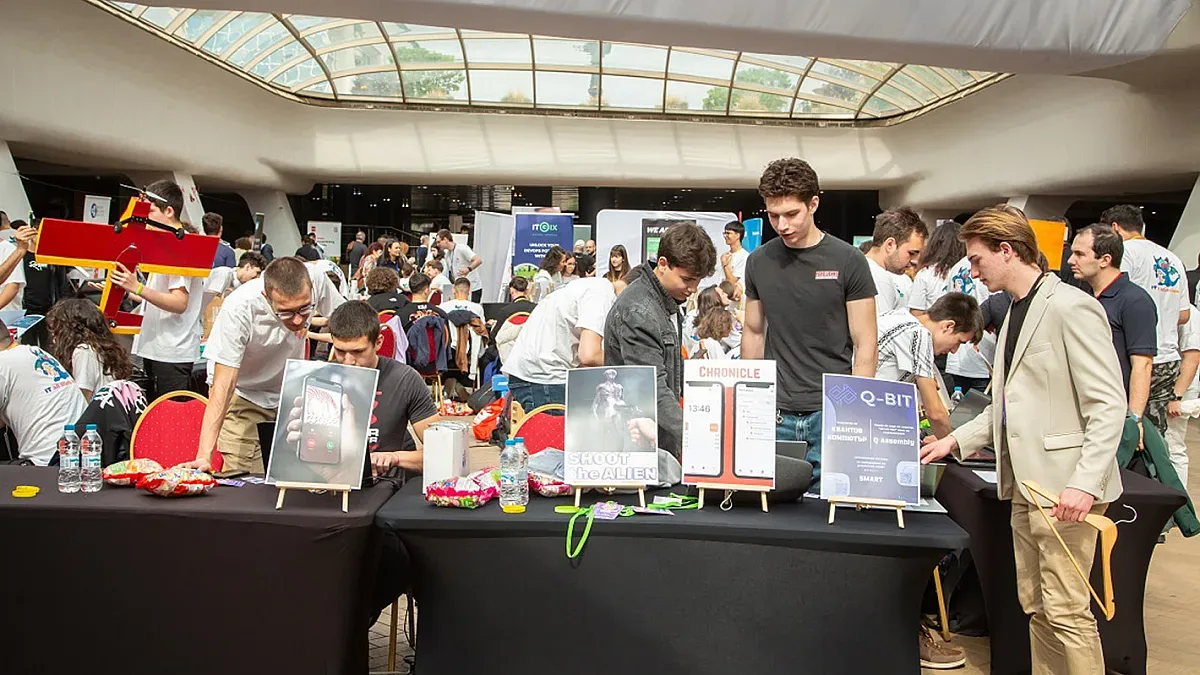 Yettel отличи проект за квантови изчисления и платформа за стартъпи на TUES Fest 2025