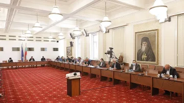 Комисия: Кабинетът ще обявява извънредна епидемия