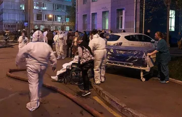 Човек загина в кошмарен болничен пожар в Москва